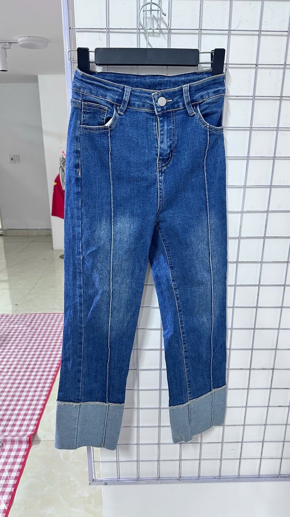 quần jean xanh gấp gấu sọ giữa