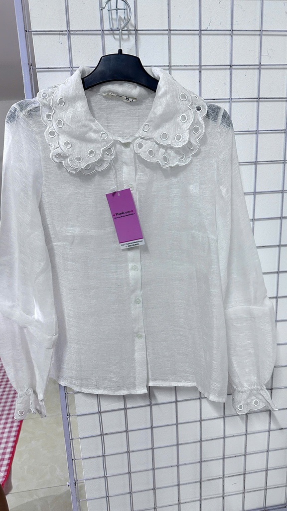 sơ mi trắng cổ lỗ 