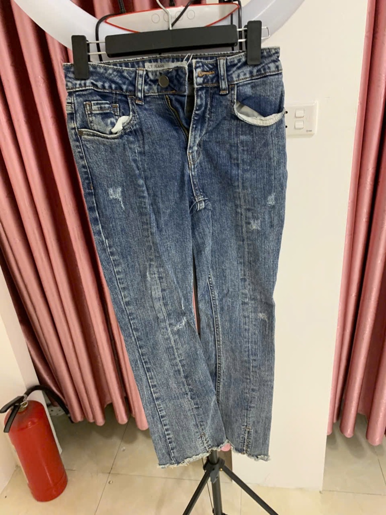 quần bò rách gấu