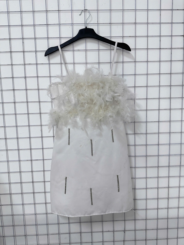 váy 2 dây lông trắng