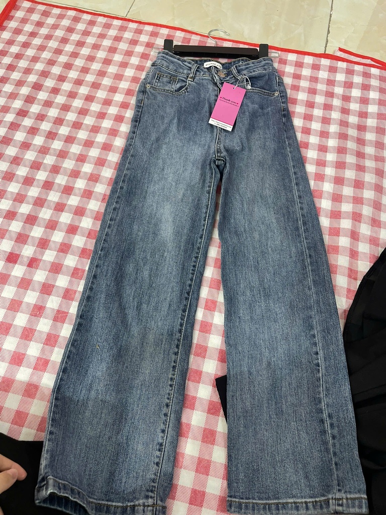 quần jean xanh nhạt