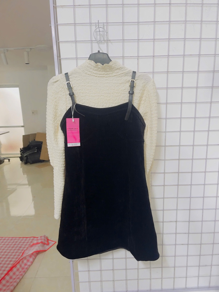 set áo kem váy nhung đen 