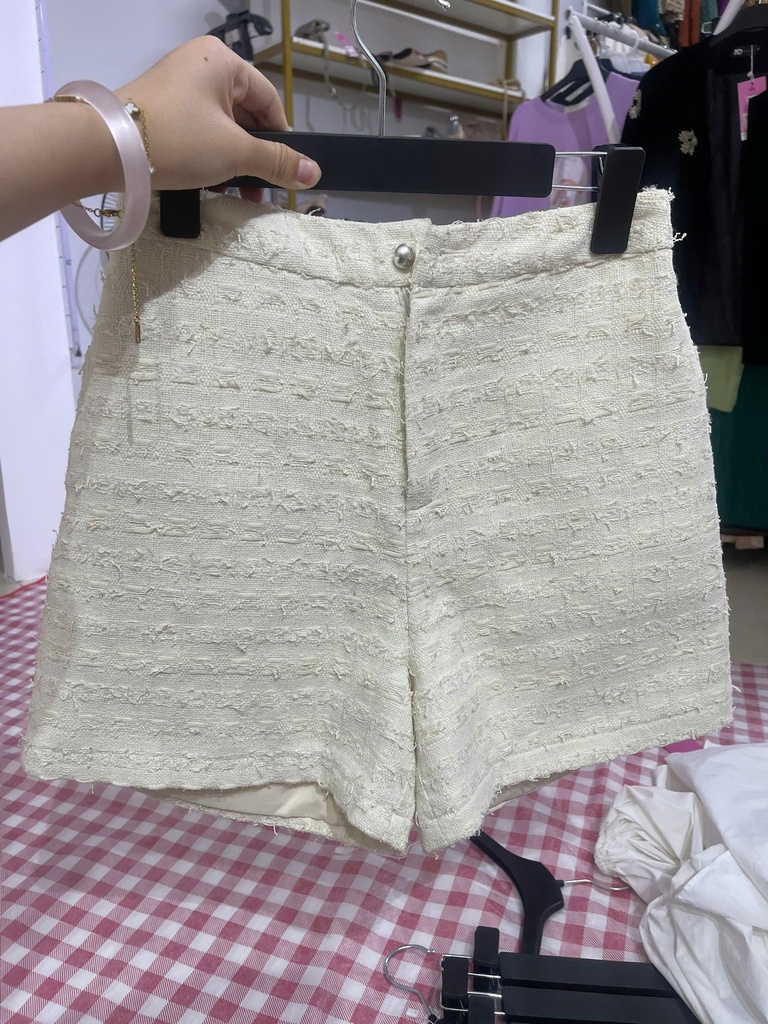 quần sooc dạ kem 