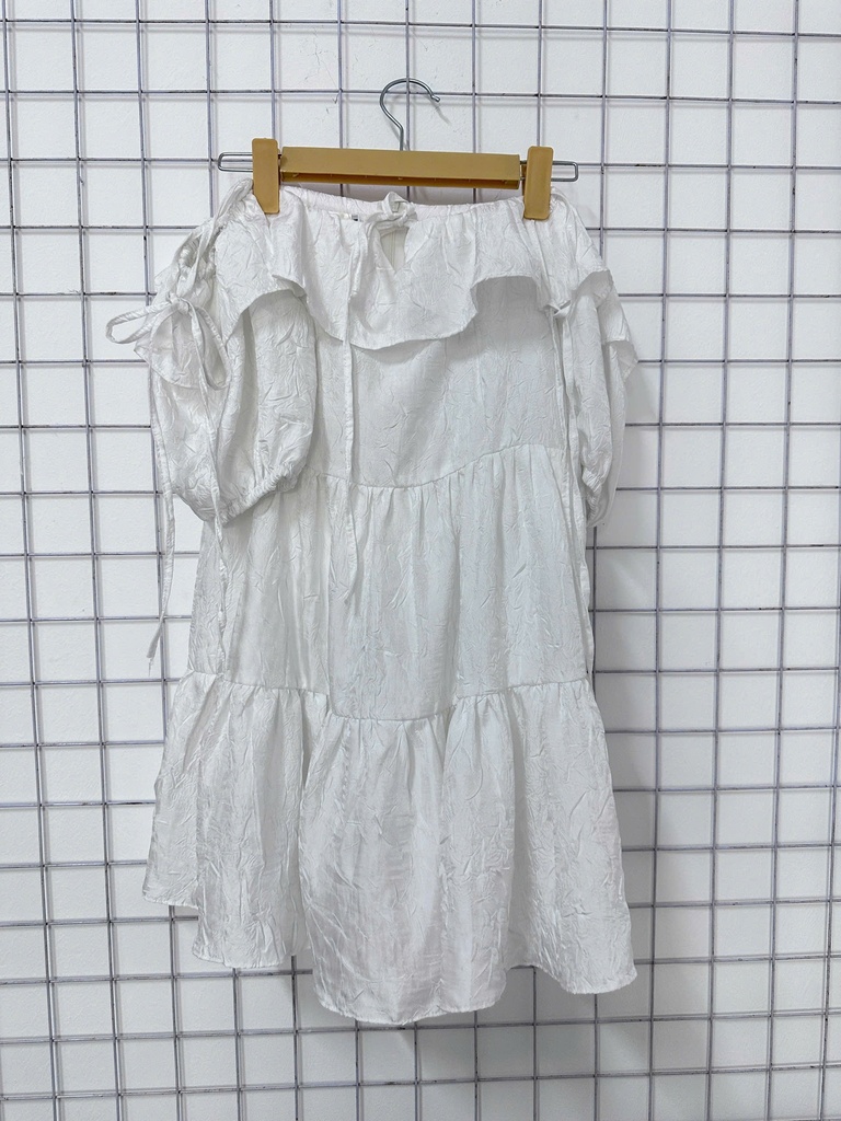 váy trễ vai tay lửng