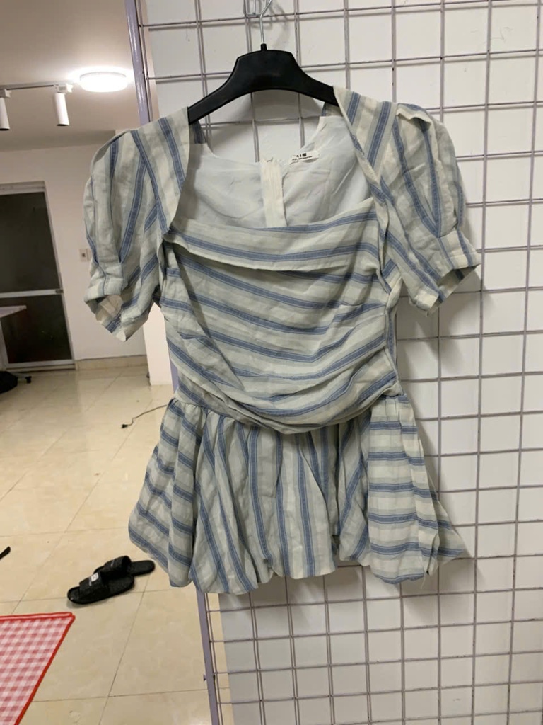 áo xanh kẻ tay bồng