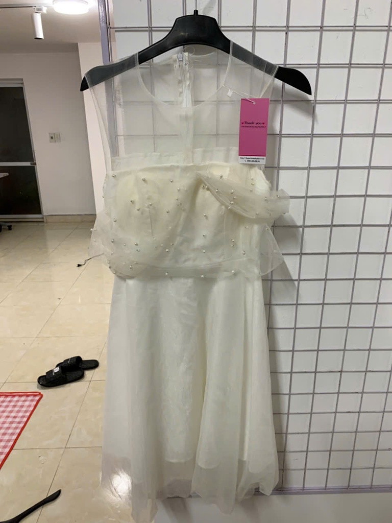 váy trắng công chúa