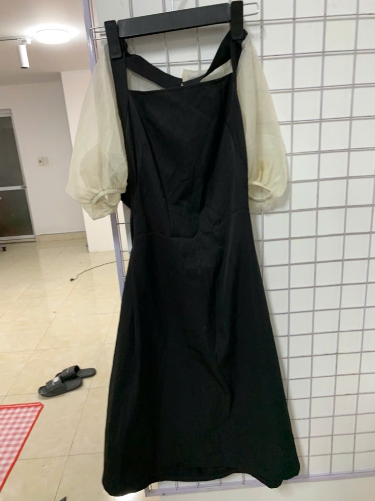 váy đen