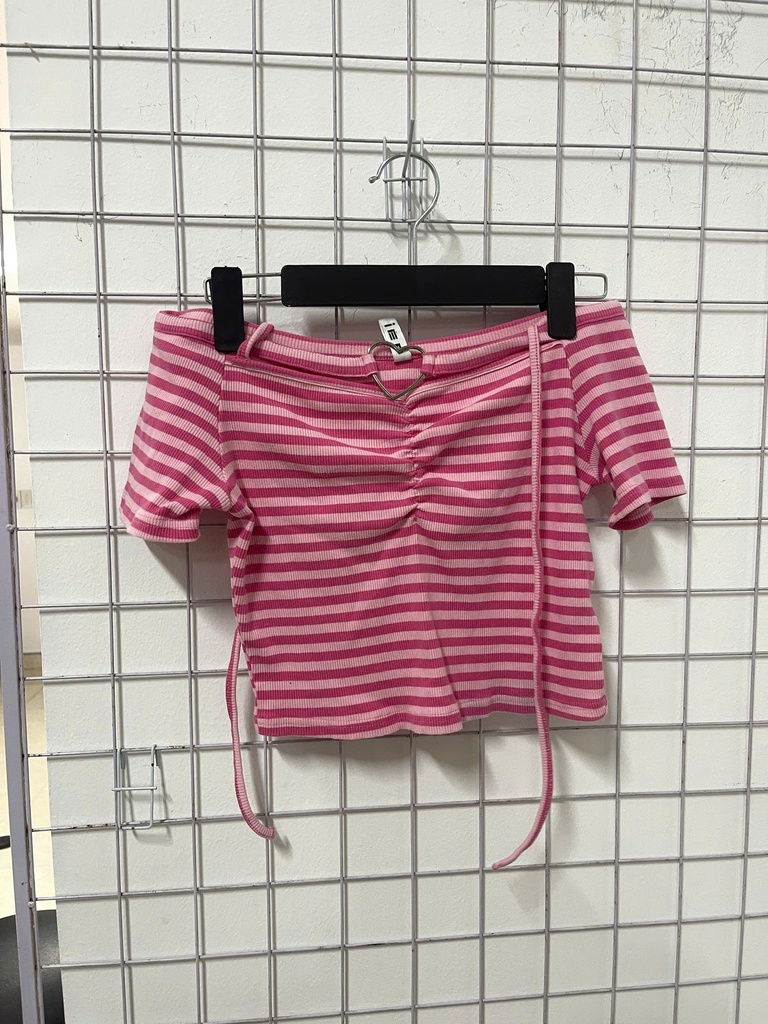 áo trễ vai hồng kẻ