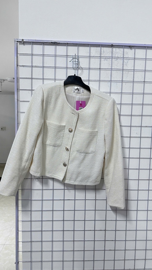 áo khoác trắng dạ