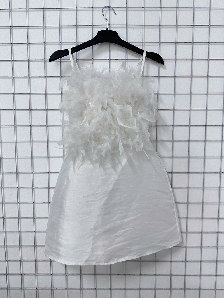 váy 2 dây lông vũ