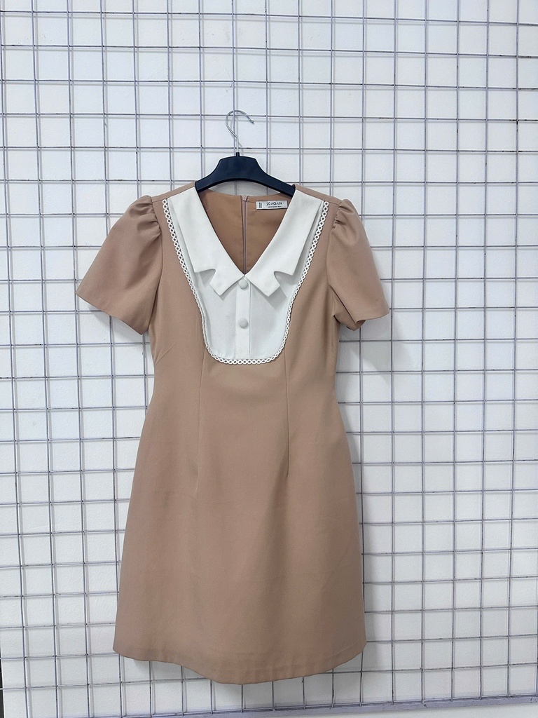 váy kem cổ trắng