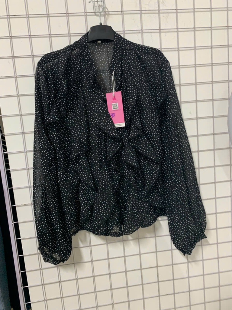 sơ mi đen chấm bi