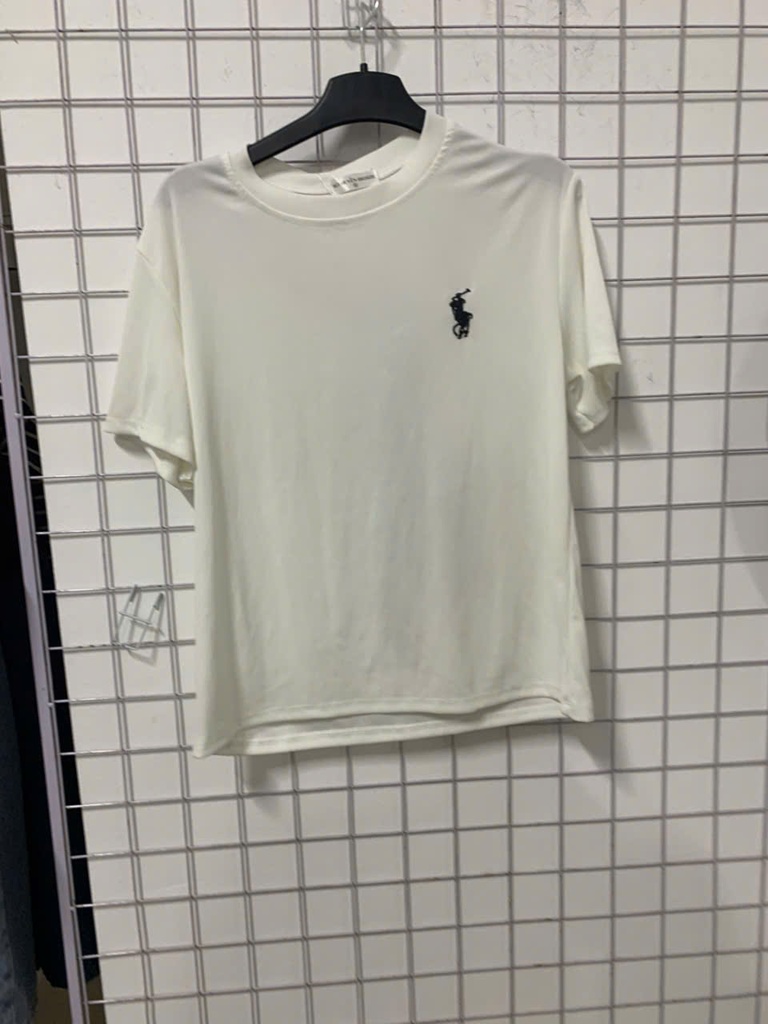 áo thun tăm trắng khăn đen