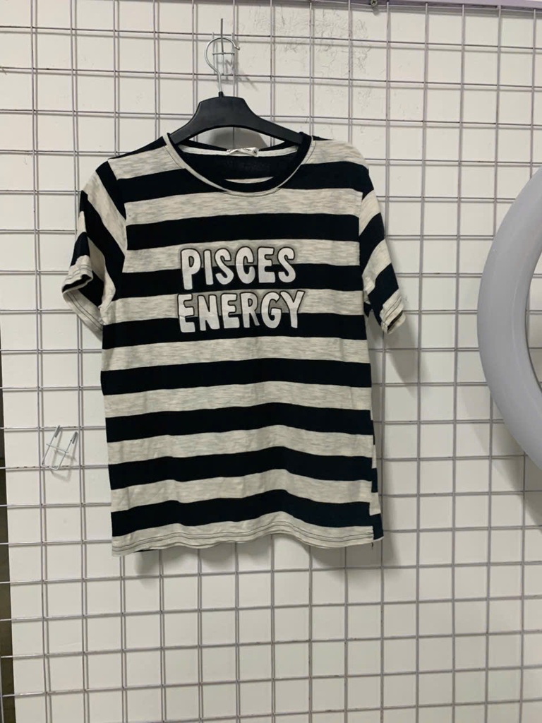 áo phông kẻ chữ