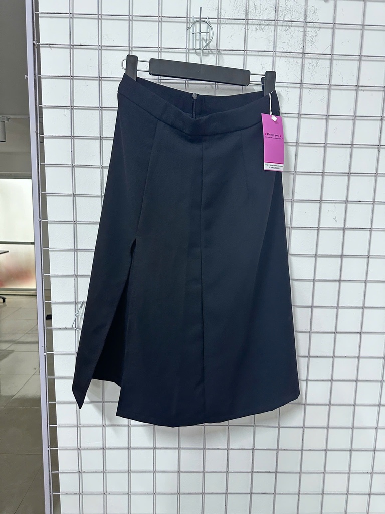 cv đen dài xẻ
