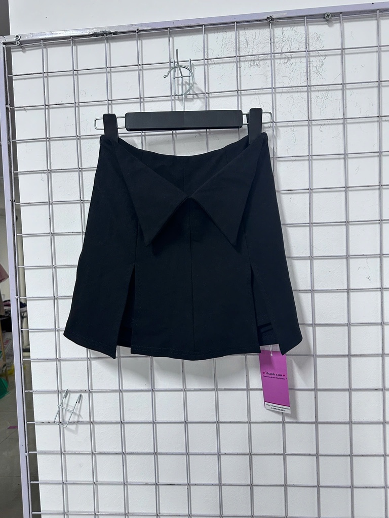 cv đen viền tam giác