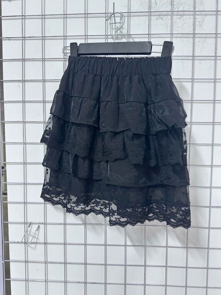 cv đen ren tầng