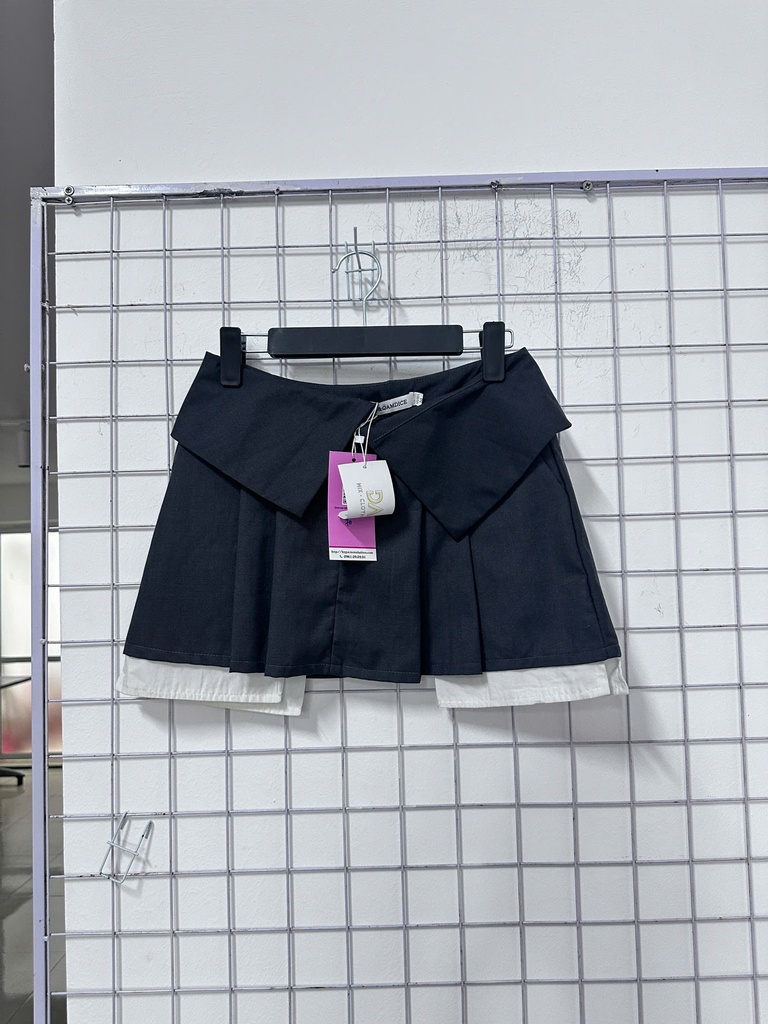 cv xám vạt trắng