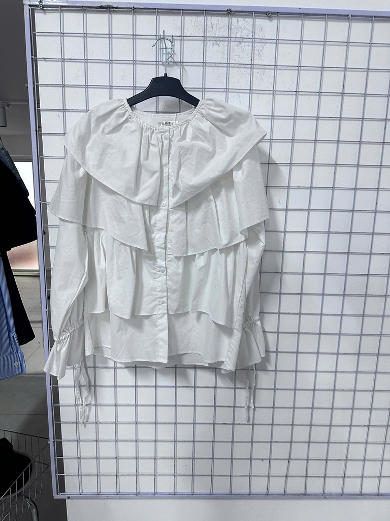 áo trễ vai trắng tầng