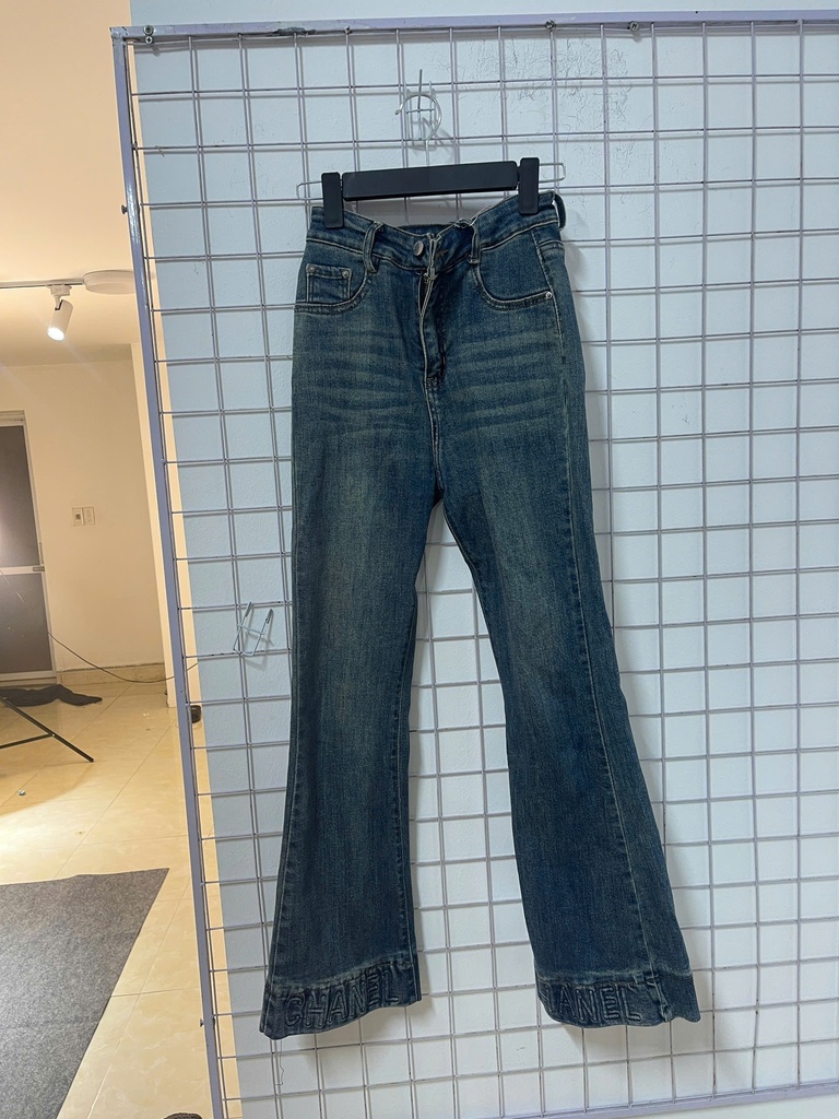 quần bò ống loe 