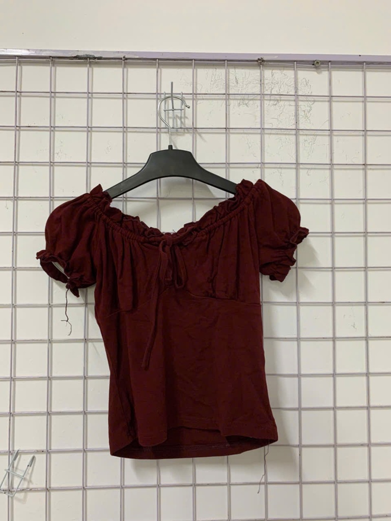 áo crt đỏ trễ vai