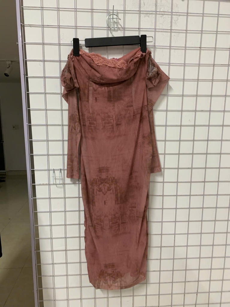 váy hồng body trễ vai tay dài 