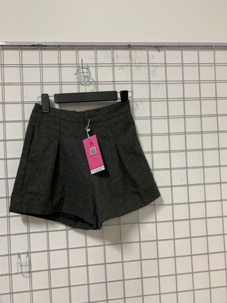 quần sooc dạ xám 