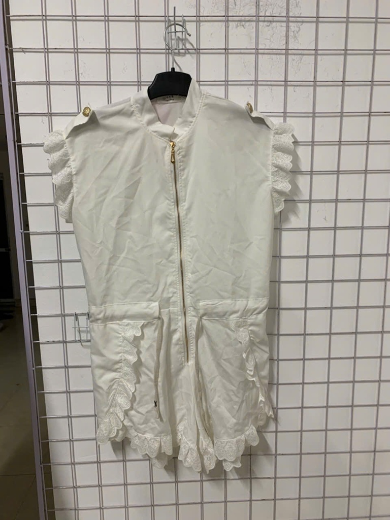 váy trắng 3 lỗ rút dây