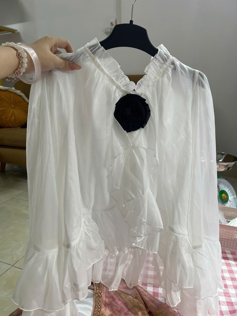 áo voan trắng hoa đen