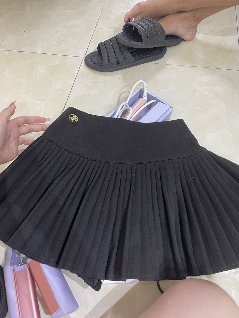 cv đen xếp ly 