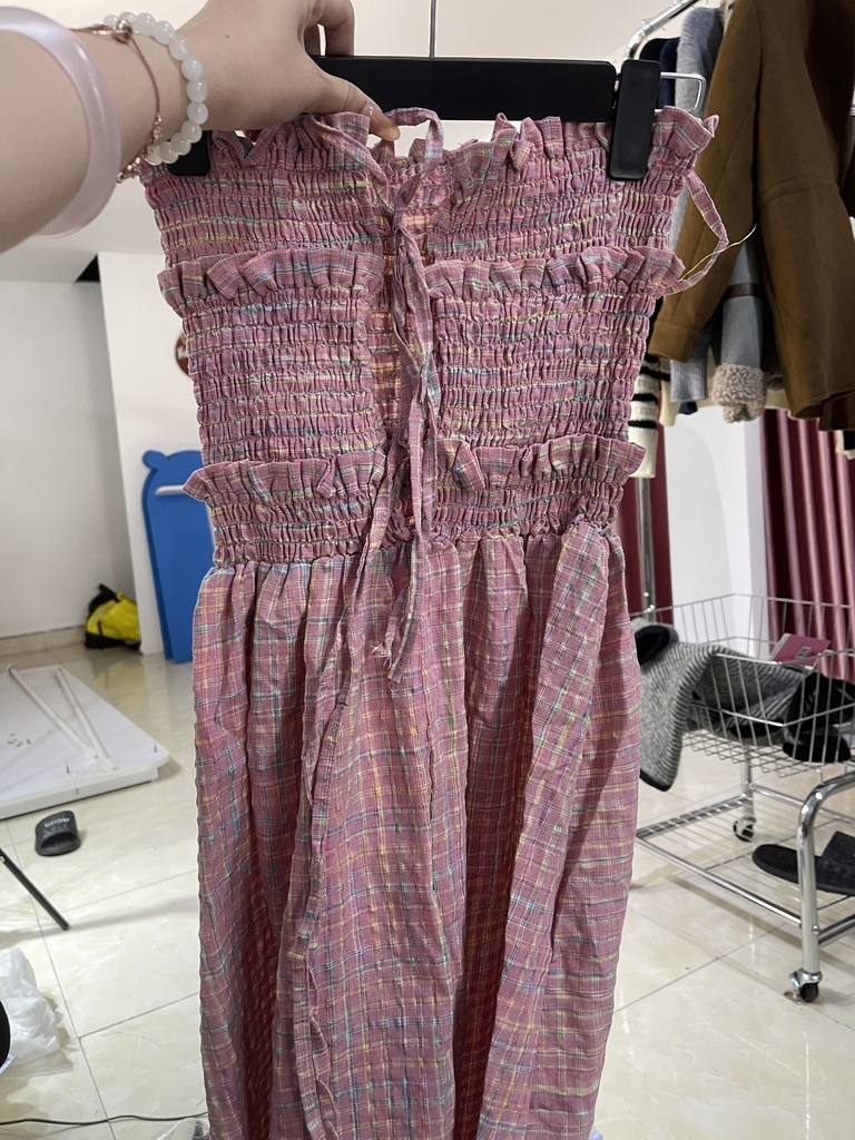 váy hồng caro