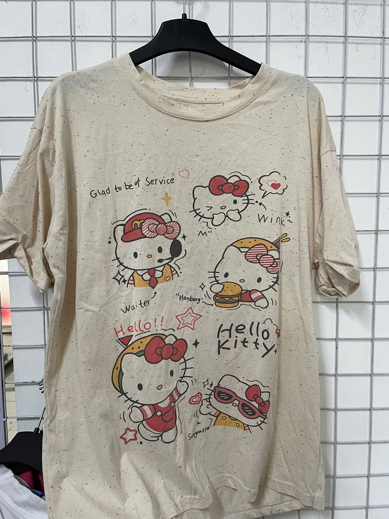 áo phông kem helokitty