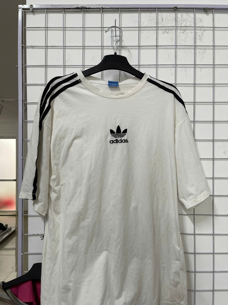 áo phông trắng adidas