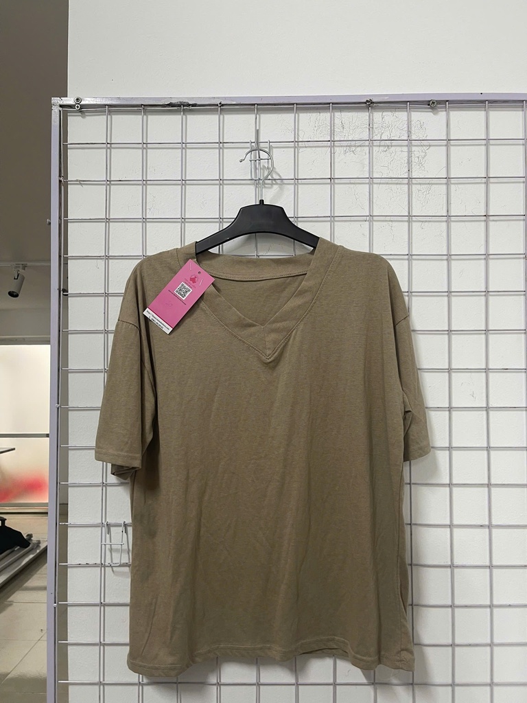 áo phông nâu cổ tim 