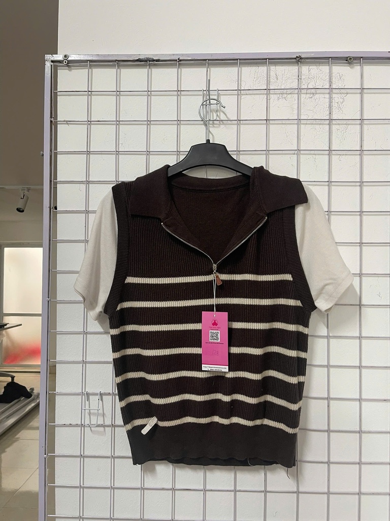 áo len nâu cổ khóa tay trắng 