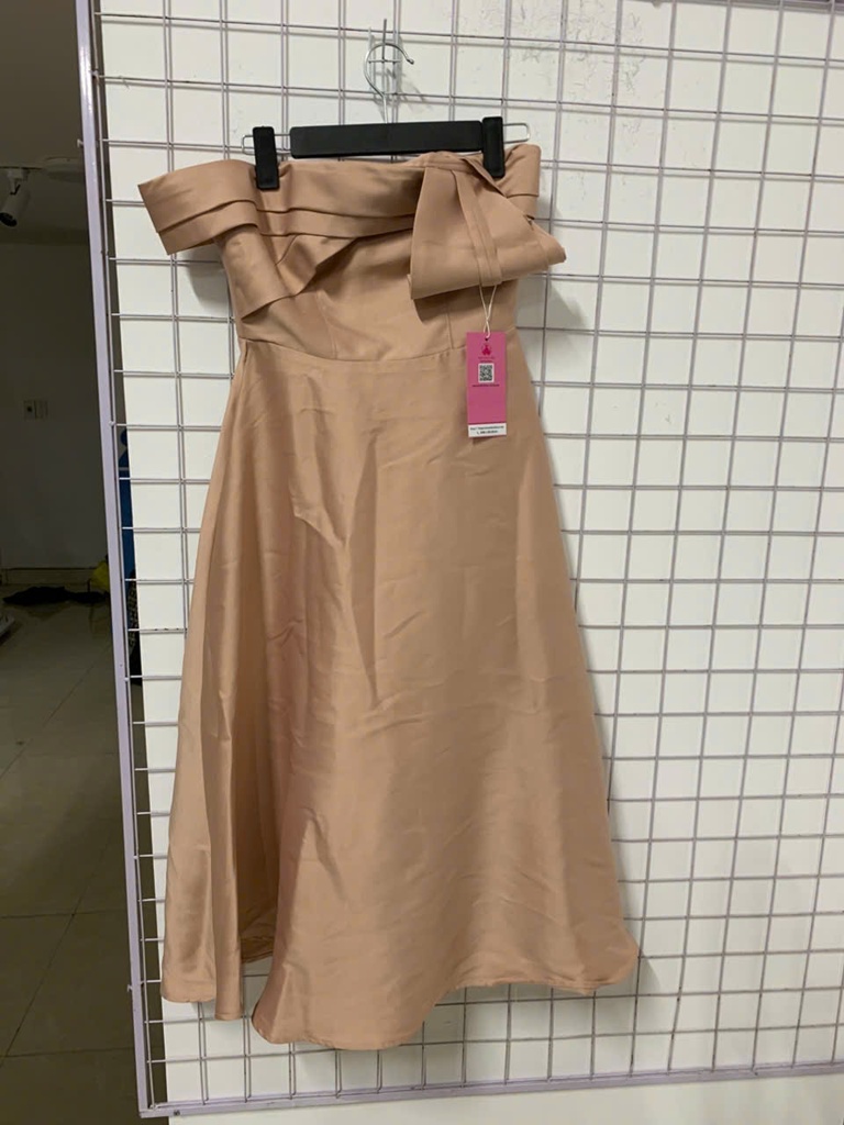 VÁY HỒNG TRỄ VAI