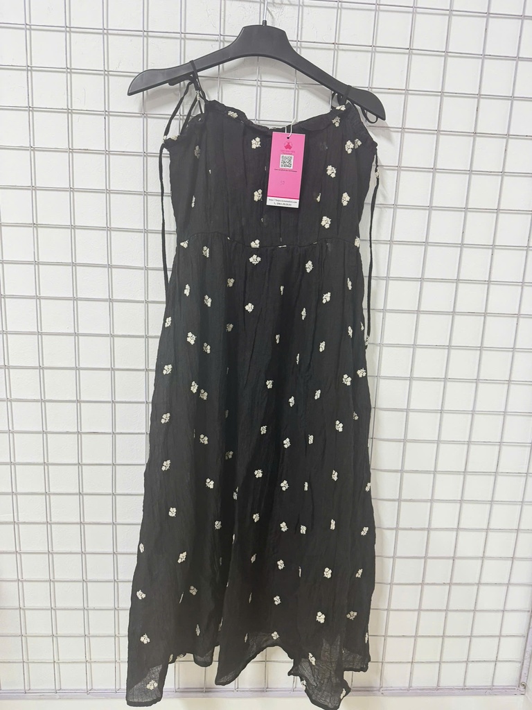 váy 2 dây den hoa trắng