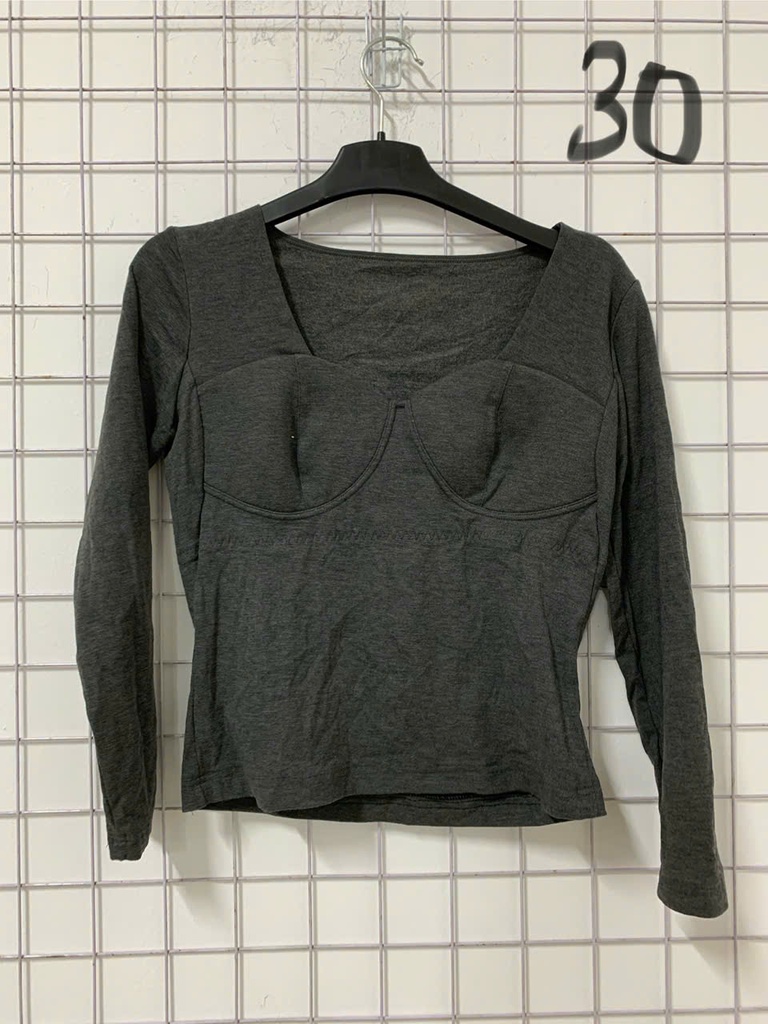 ÁO THUN XÁM CỔ VUÔNG