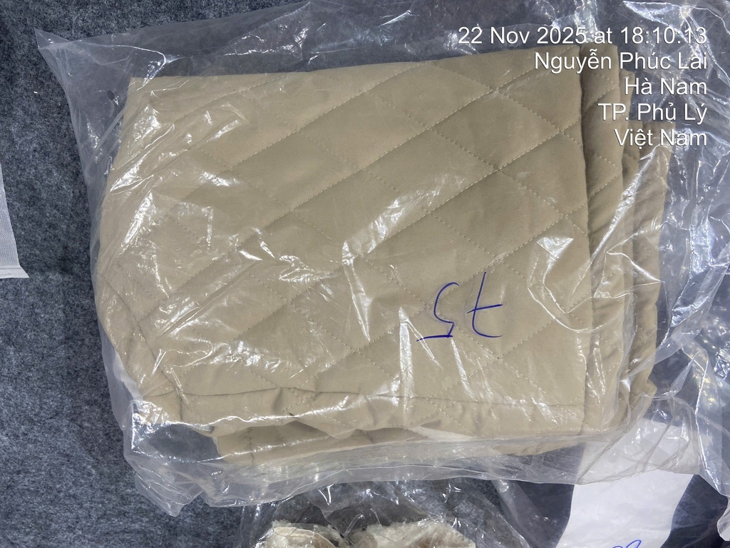 áo gile nâu cổ trắng 