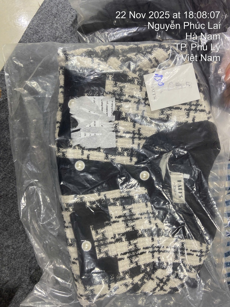 áo khác dạ kẻ đen 