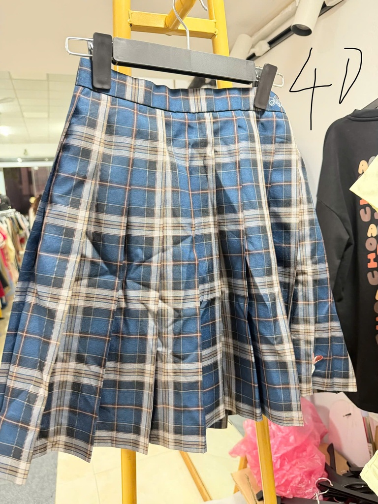 CHÂN VÁY XẾP LY CARO