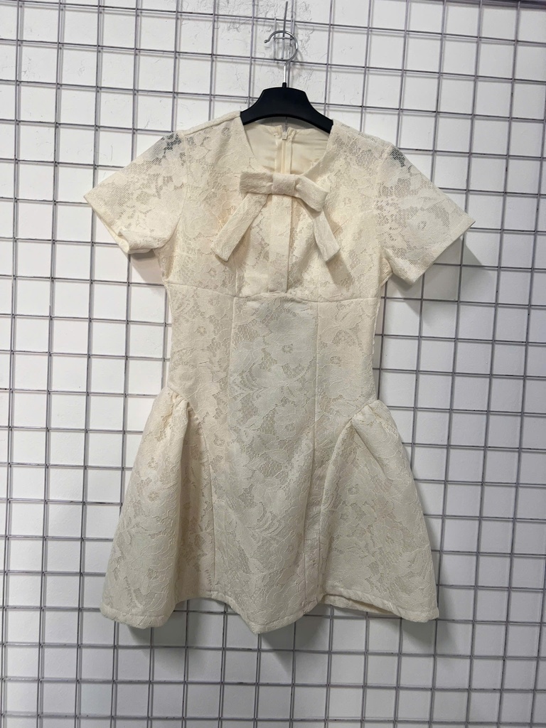 VÁY REN TRẮNG THUY