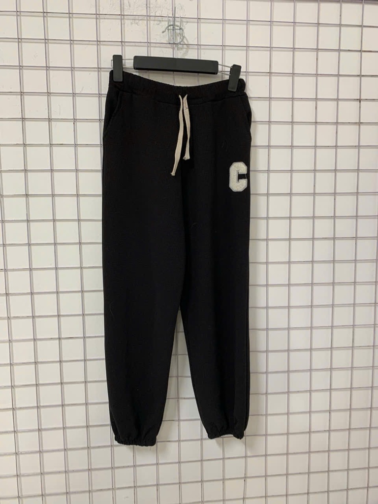 QUẦN SUÔNG ĐEN TRANG