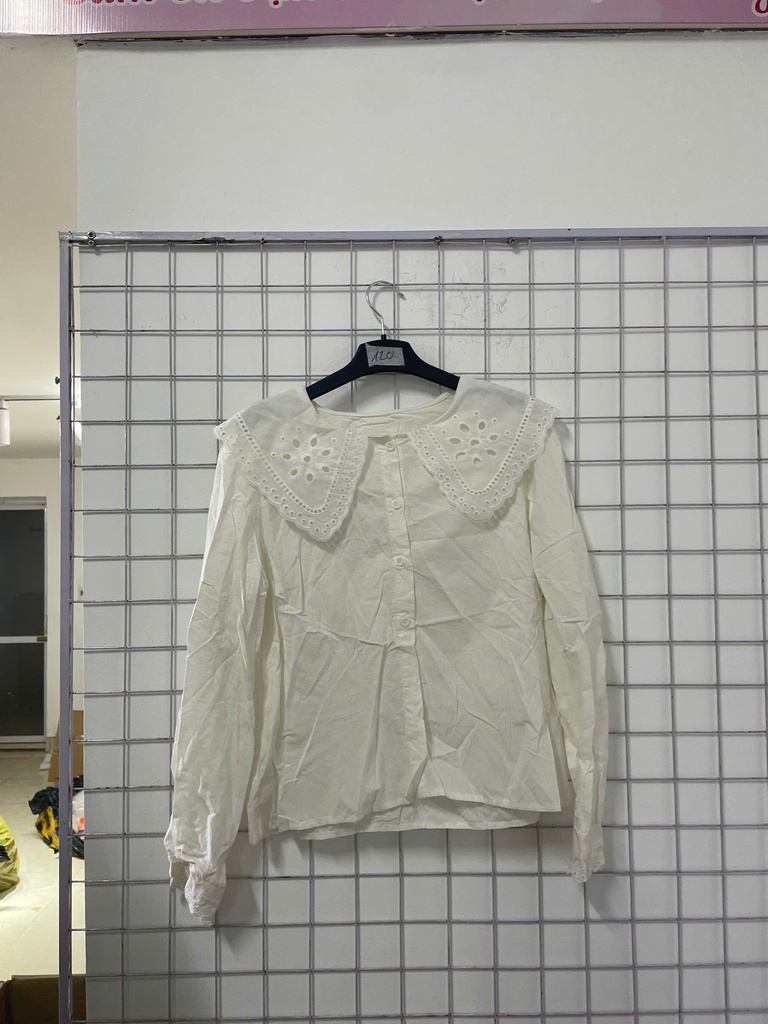 áo sơ mi cổ tam giác