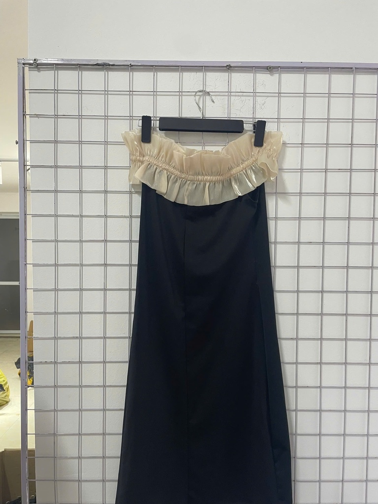 váy body đen trễ vai bèo