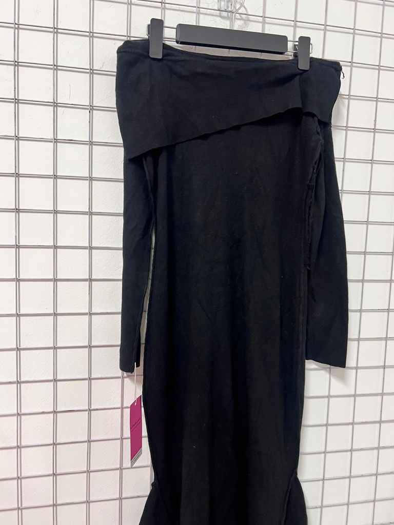 VÁY ĐEN BODY TRỄ VAI ĐEN LINH