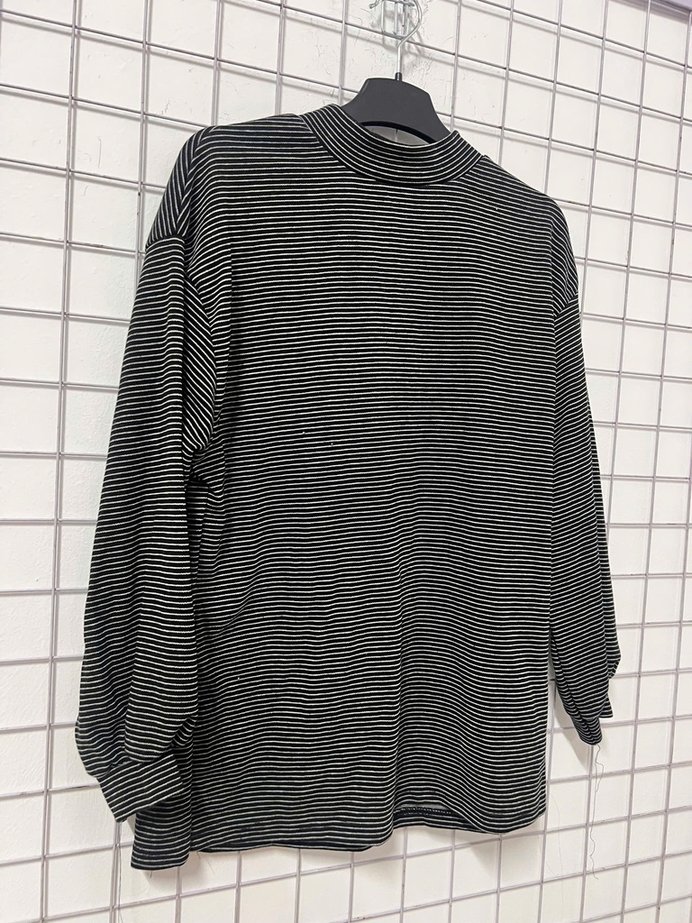 ÁO PHÔNG ĐEN KẺ TRẮNG LINH