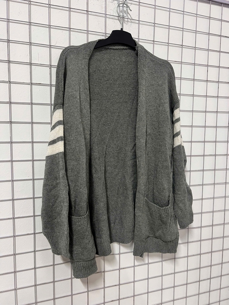 ÁO CADIAN XÁM TAY TRẮNG LINH