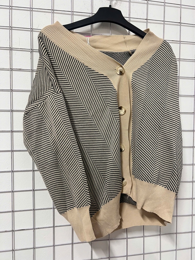 ÁO CADIAN KẺ LINH