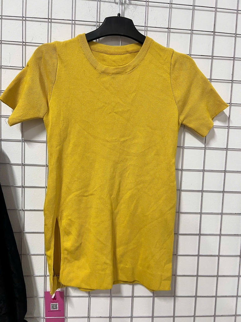 ÁO CỘC VÀNG LINH